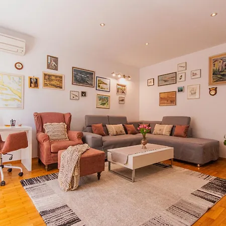 Apartment Stylish Oliva