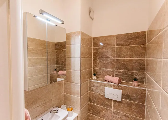 Stylish Oliva On Bacvice Near Old Town Apartamento