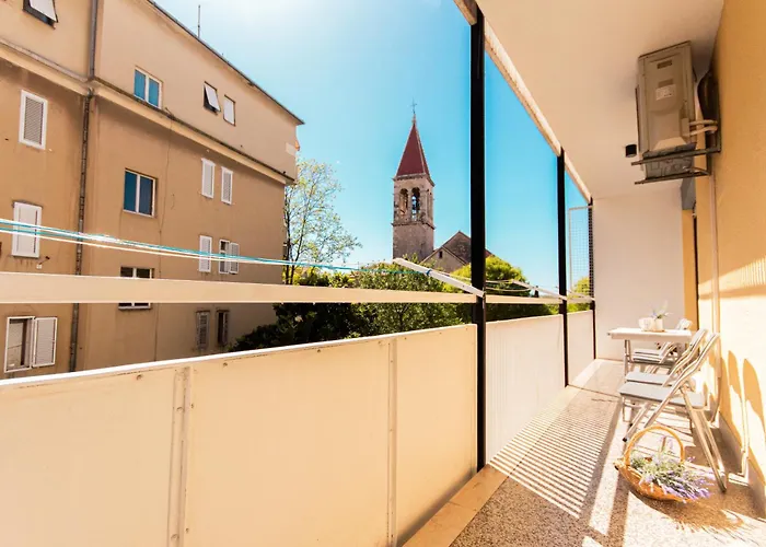 Stylish Oliva On Bacvice Near Old Town