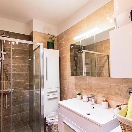 Stylish Oliva On Bacvice Near Old Town * Split